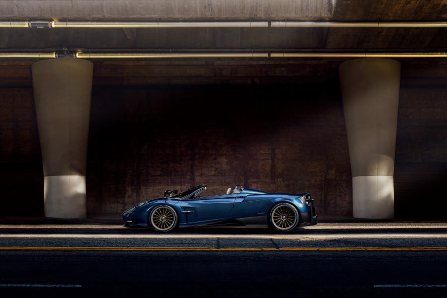  Pagani Huayra Roadster 2017 года  (фото 27 из 34)